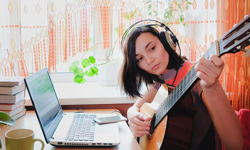 怎样开启音乐职业生涯？一篇文章告诉你_慧禾国际艺术教育